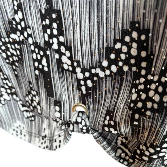 Allison Daley Black and White Abstract Printed 3/4 Cinched Sleeve Top - Picture 4 of 9
